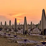 Peaceful In The Heart Of דירה *